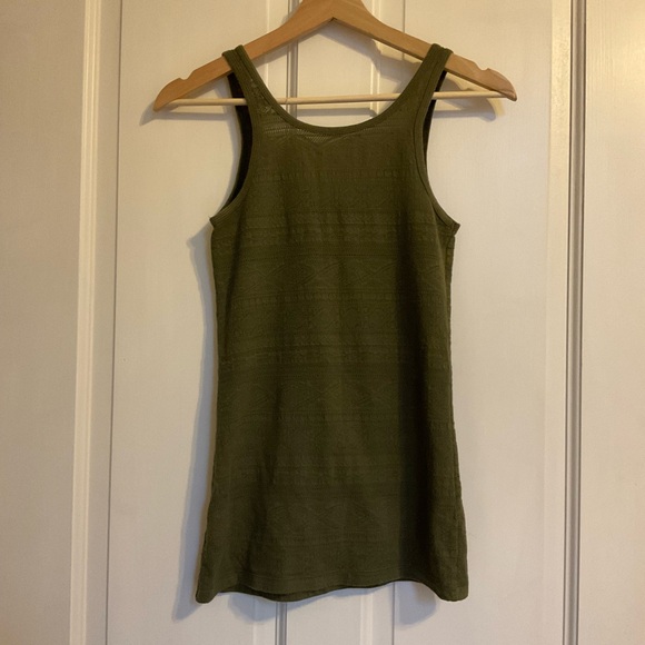 Mossimo tank top - Picture 5 of 7